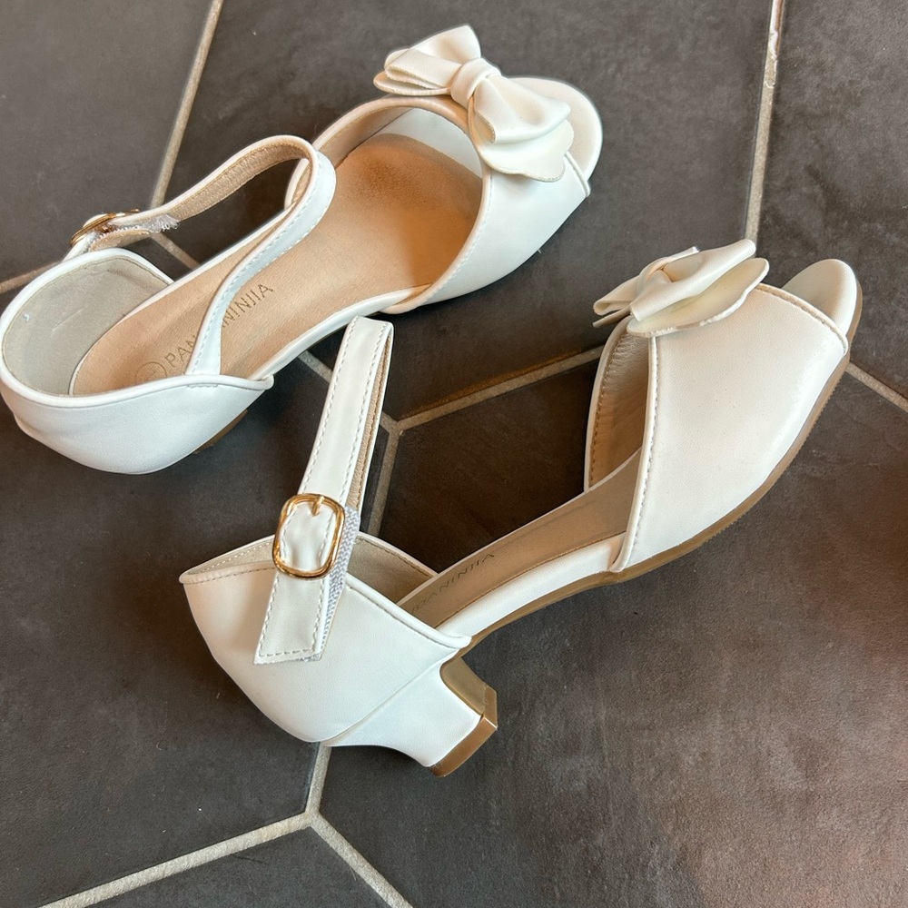Flower Girl size 1 Elegant Cream Peep-Toe Heels with Bow